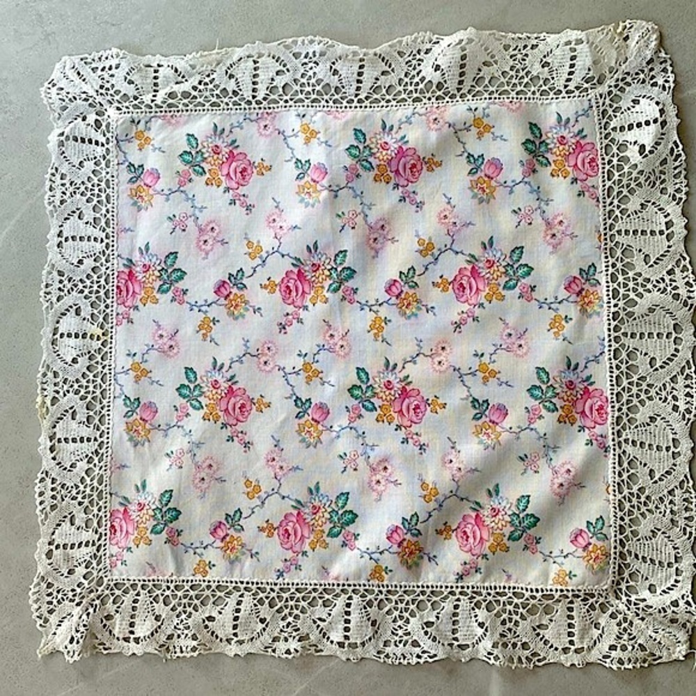 VINTAGE, 1970’s Lace trimmed Doily with Pink Rose pattern. Very sweet and Daint…